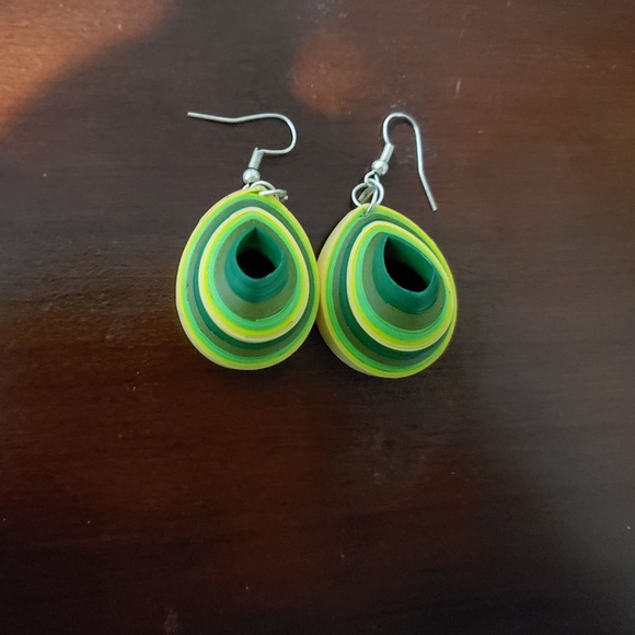 Handmade Jewelry - NWOT Handmade Quilling earrings.